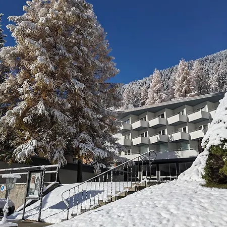 Haus Zervreila 아파트 *